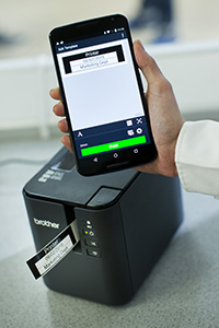 Brother PT-P900W Etikettendrucker: Drucken via Smartphone-App