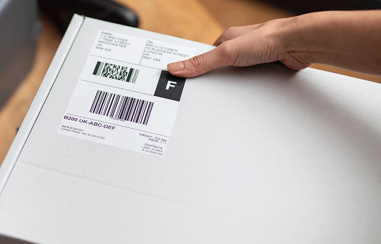 Brother Paket mit einer Etikett